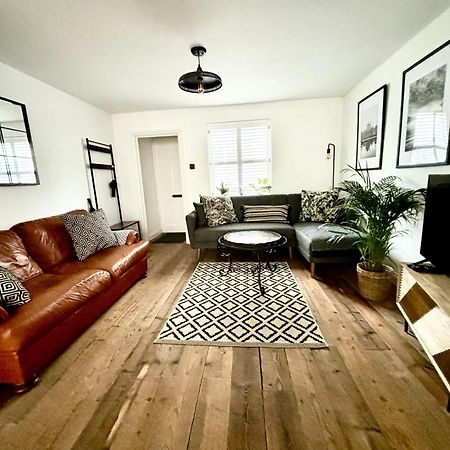 Stunning 3 Bedroom & 2 Bathroom Cottage With Patio 布赖顿 外观 照片